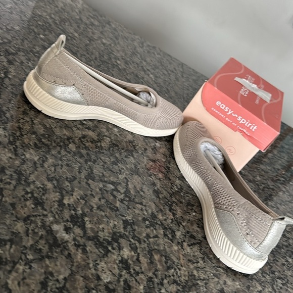 Easy Spirit Glitz2 lightweight walking flat NIB 8 - Picture 5 of 12